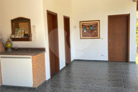 Casa à venda com 4 quartos, sendo 2 suítes, no condomínio Monte Belo, Salto - SP