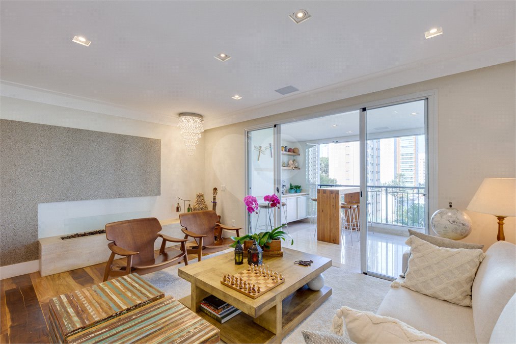 Apartamento à venda com 4 quartos, sendo 2 suítes, em Campo Belo, São Paulo, SP
