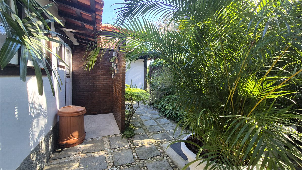Casa em condomínio à venda com 4 quartos, sendo 3 suítes,  em Geribá, Armação dos Búzios, RJ