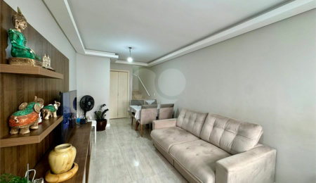 Casa à venda com 3 quartos, sendo 1 suíte,  no condomínio Villagio Staluccia, São Paulo - SP
