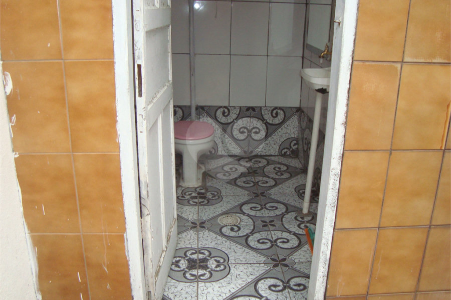 Sobrado à venda com 7 quartos, sendo 1 suíte, em Santana, São Paulo, SP