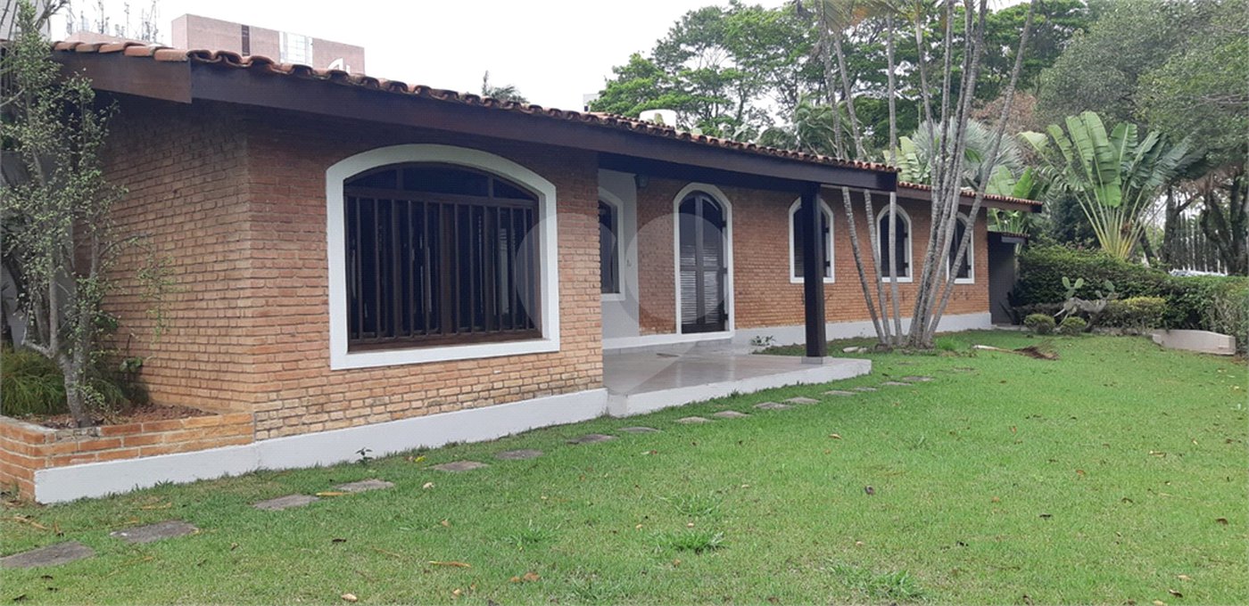 Casa à venda com 3 quartos, sendo 1 suíte, em Vila Santista, Atibaia, SP