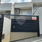 Sobrado à venda com 3 quartos, sendo 1 suíte, em Vila Romero, São Paulo, SP