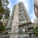 Apartamento a venda na Rua Gaspar Lourenço totalmente reformado - 2 quartos, varanda
