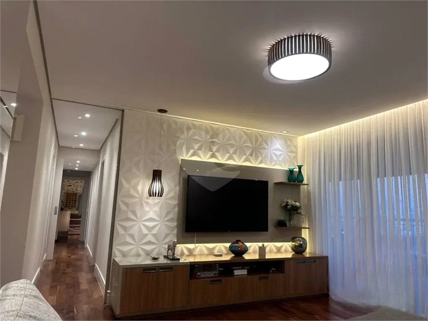 Aptº venda Mooca, 149m², andar alto, 4 dorms, 3 suítes, 2 vagas, varanda gourmet, ar condicionado.