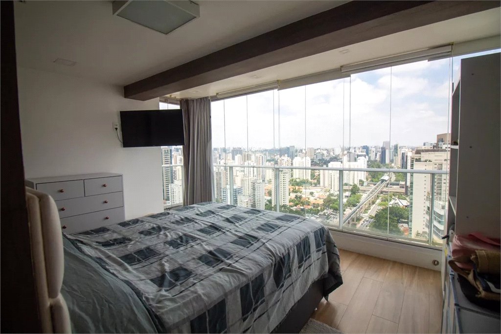 Cobertura amplo com 110m² mobilizada à venda no Campo Belo
