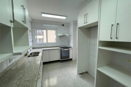 Apartamento à venda ou para alugar com 3 suítes em Morumbi, São Paulo, SP