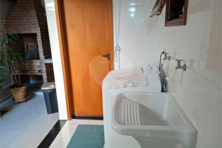 Sobrado à venda com 3 quartos, sendo 1 suíte, em Jardim Bonfiglioli, São Paulo, SP