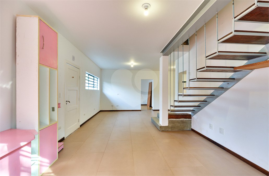 Casa para alugar com 5 quartos, sendo 3 suítes,  em Chácara Monte Alegre, São Paulo, SP