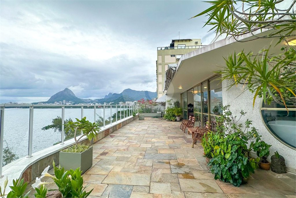 Cobertura à venda com 7 quartos, sendo 3 suítes,  em Lagoa, Rio de Janeiro, RJ