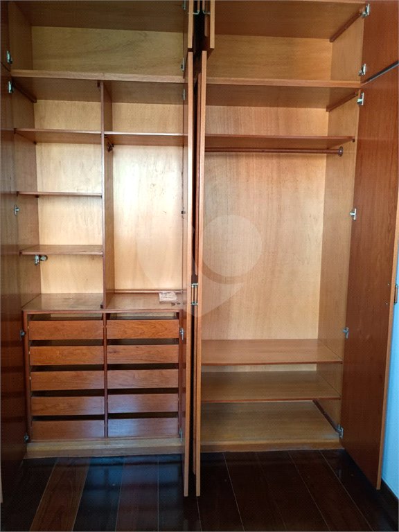 Apartamento à venda ou para alugar com 4 quartos, sendo 1 suíte,  em Vila Andrade, São Paulo, SP
