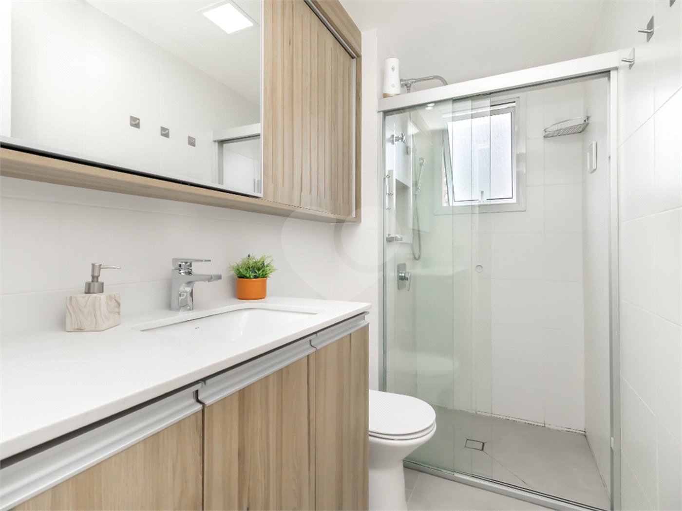 Apartamento à venda com 2 quartos, sendo 1 suíte, em Santo Amaro, São Paulo, SP