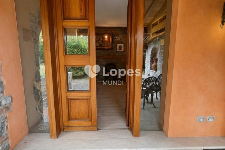 Casa à venda em Montecatini Terme, Toscana, Itália – 480 m² e terreno de 10.000 m²