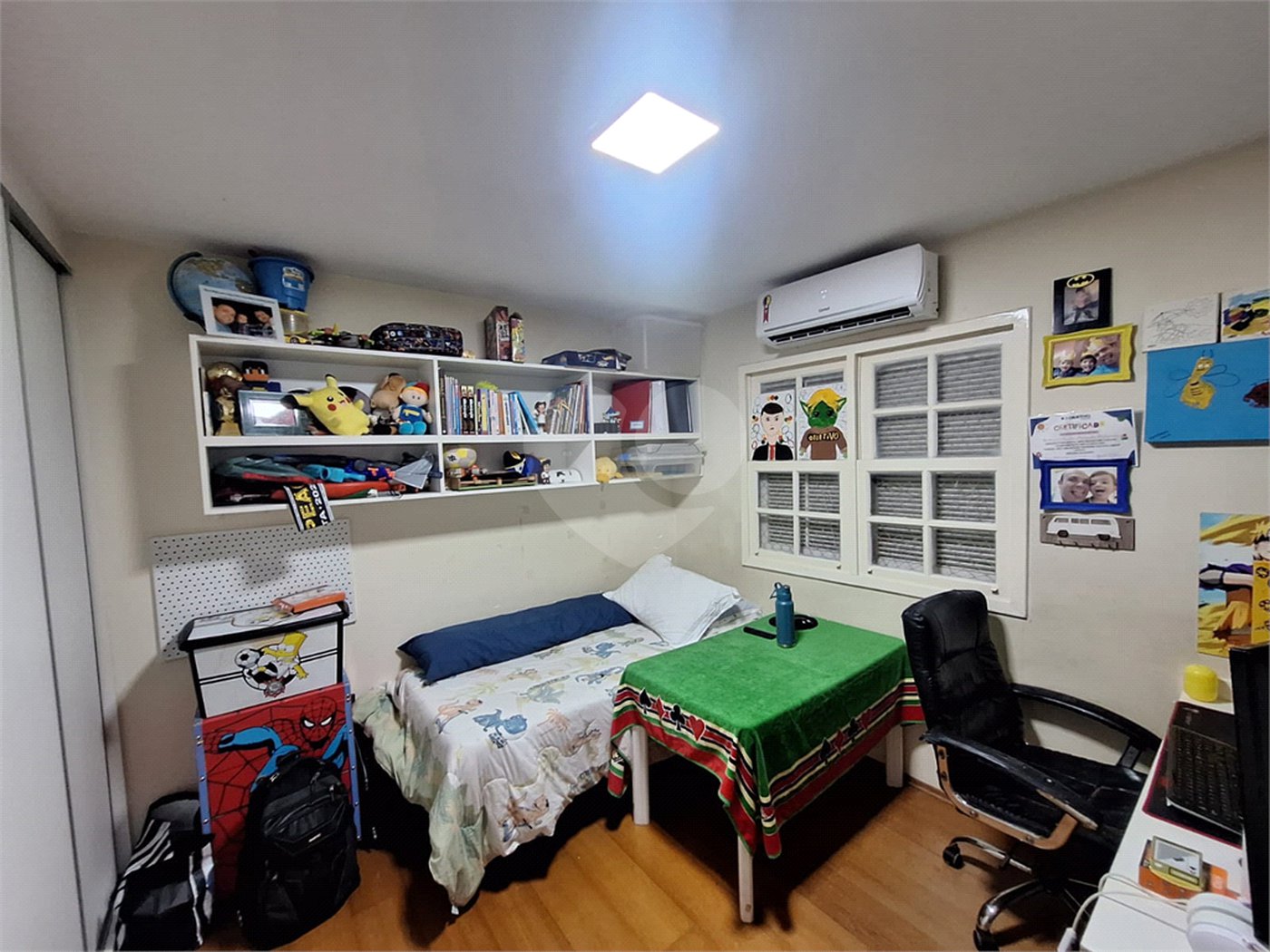 Casa à venda com 5 quartos, sendo 3 suítes,  no condomínio Vila Panamericana, São Paulo - SP