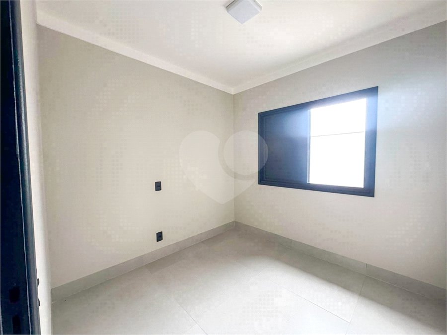 Casa à venda com 2 quartos, sendo 1 suíte, no condomínio Tivolli, Itapetininga - SP