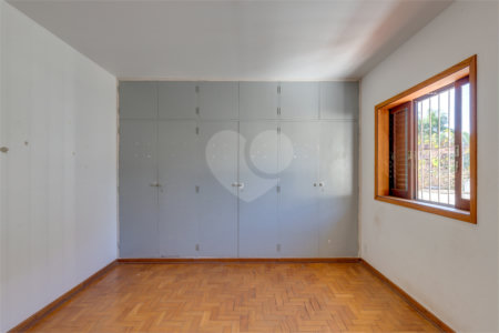 Sobrado à venda com 3 quartos, sendo 1 suíte, em Alto da Boa Vista, São Paulo, SP