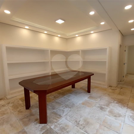 Casa para alugar com 4 quartos, sendo 1 suíte, no Centro, Itapetininga, SP