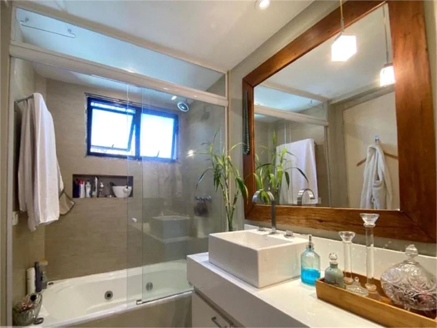 Apartamento à venda com 3 suítes em Vila Suzana, São Paulo, SP