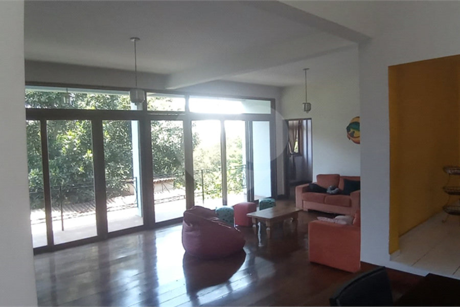 Casa à venda com 5 quartos, sendo 1 suíte, em Roseira, Mairiporã, SP