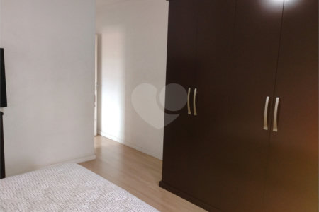 Sobrado à venda com 3 quartos, sendo 1 suíte,  em Vila Nivi, São Paulo, SP