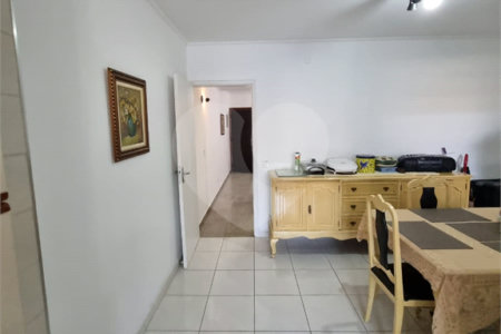 Sobrado à venda com 3 quartos em Bortolândia, São Paulo, SP