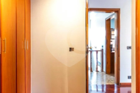 Sobrado à venda com 5 quartos, sendo 4 suítes, em Vila Galvão, Guarulhos, SP
