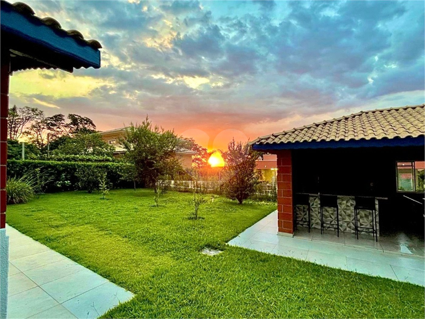 Casa à venda com 4 suítes no condomínio Vale do Lago, Sorocaba - SP