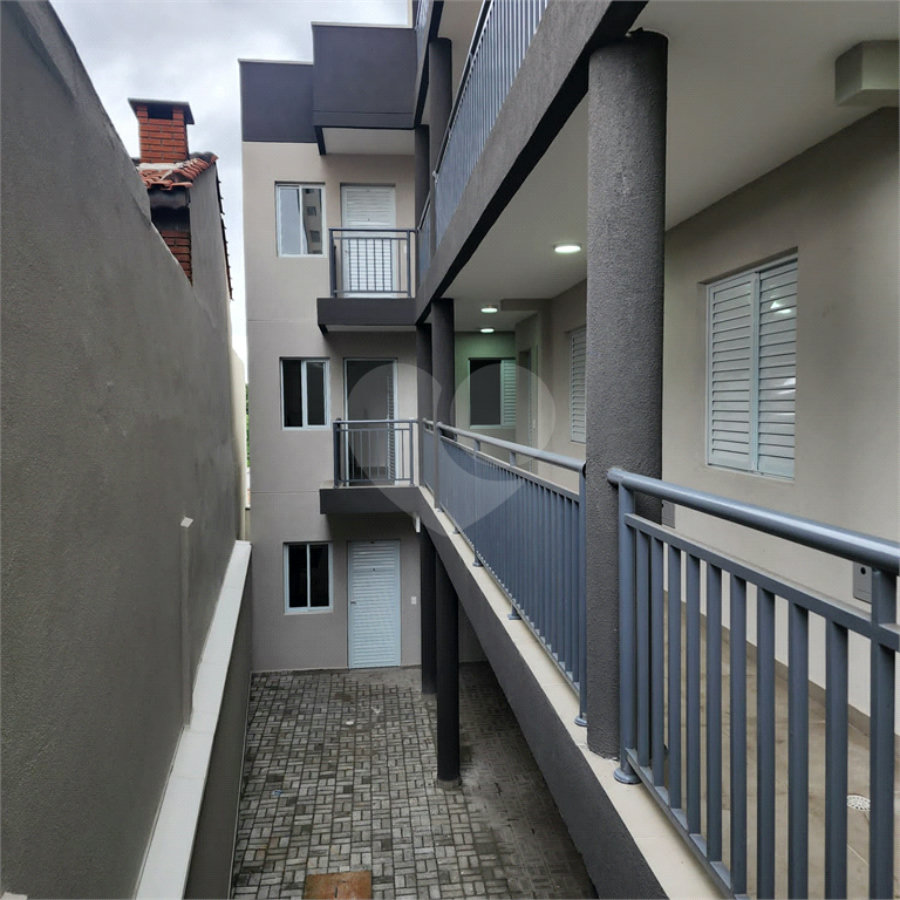 Casa à venda com 2 quartos, sendo 1 suíte, no condomínio Residencial Sanches, São Paulo - SP