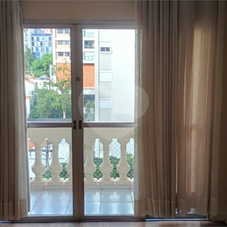 Apartamento para alugar com 3 quartos, sendo 1 suíte, em Cerqueira César, São Paulo, SP