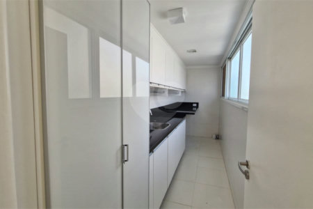 Casa à venda ou para alugar com 5 quartos, sendo 4 suítes, no condomínio Shamballa II, Atibaia - SP