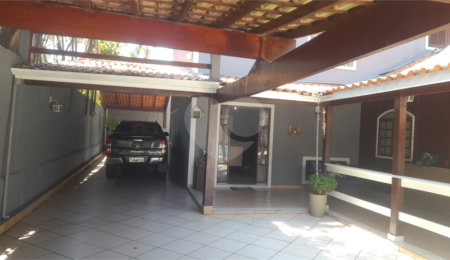 Sobrado à venda com 3 suítes em Interlagos, São Paulo, SP
