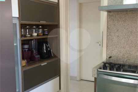 Apartamento à venda com 3 suítes em Vila Suzana, São Paulo, SP