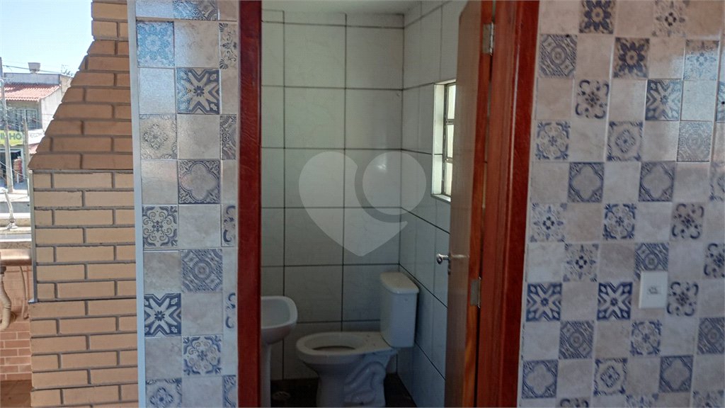 Sobrado à venda com 4 quartos, sendo 1 suíte,  em Parque das Paineiras, Sorocaba, SP