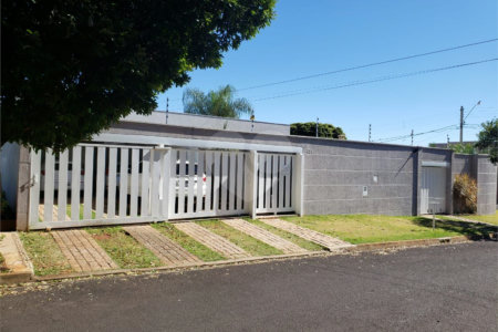 Casa à venda com 3 suítes em Vila Harmonia, Araraquara, SP