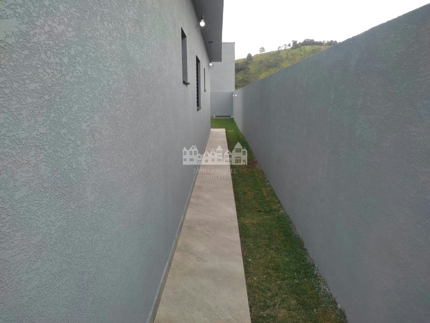 Casa térrea à venda com 3 quartos, sendo 1 suíte, em Loteamento Parque Residencial Serras de Atibaia II, Atibaia - SP