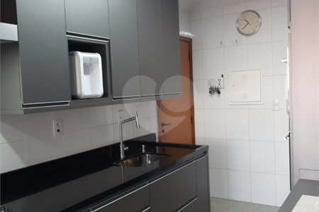 Apartamento à venda com 3 quartos, sendo 1 suíte, em Campo Belo, São Paulo, SP