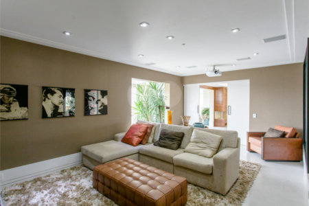 Apartamento à venda com 4 suítes em Vila Suzana, São Paulo, SP
