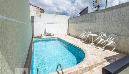 Casa à venda ou para alugar com 3 quartos, sendo 2 suítes,  no condomínio Residencial Erika, São Paulo - SP