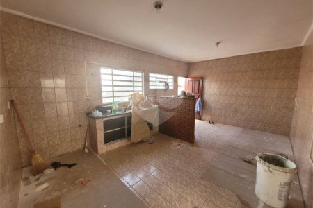 Sobrado à venda com 4 quartos, sendo 1 suíte,  em Jardim Itamaracá, Indaiatuba, SP