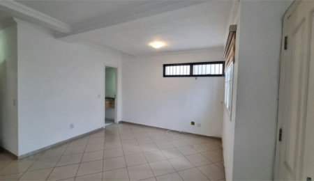 Casa à venda com 3 quartos, sendo 1 suíte,  no condomínio Residencial Villagio, São Paulo - SP