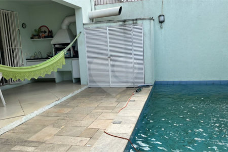 Casa à venda com 3 suítes em Vila Cordeiro, São Paulo, SP