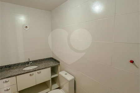 Casa à venda com 4 quartos, sendo 1 suíte, no condomínio Imperial Santa Cruz, Rio de Janeiro - RJ