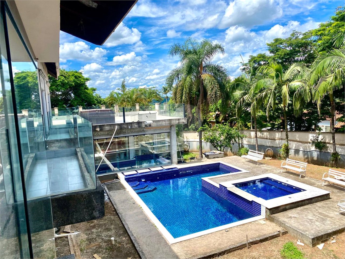 Casa para alugar com 5 quartos, sendo 3 suítes,  em Samambaia Parque Residencial, Atibaia, SP