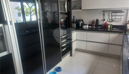 Apartamento à venda com 3 suítes em Vila Pompéia, São Paulo, SP