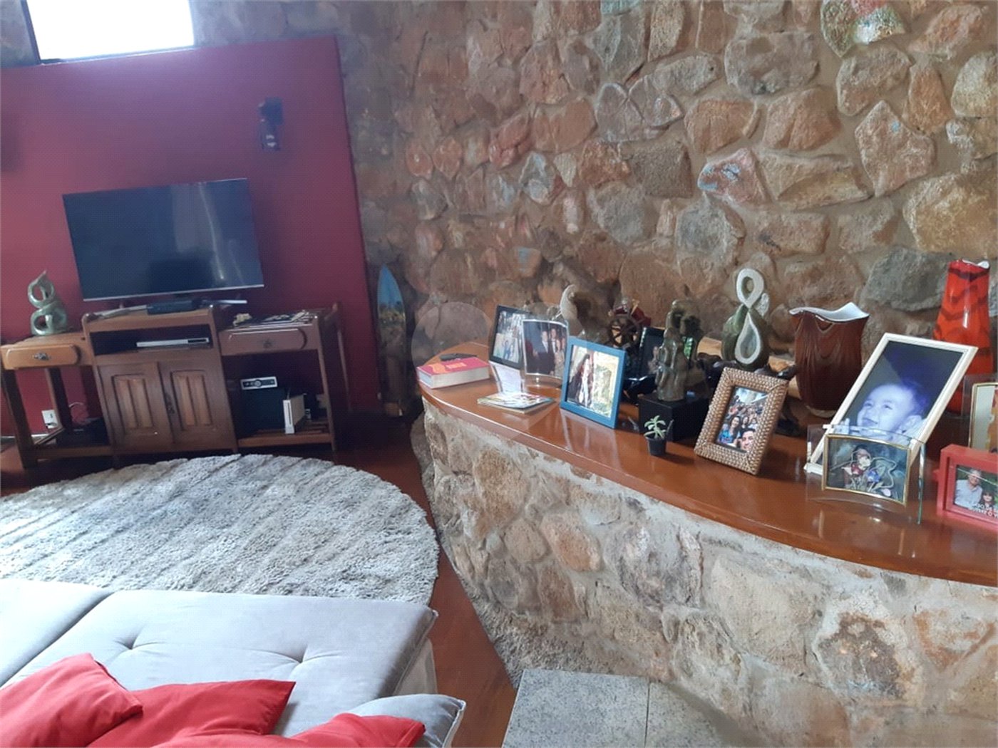 Casa à venda com 4 quartos, sendo 1 suíte, no condomínio Clube da Montanha, Atibaia - SP