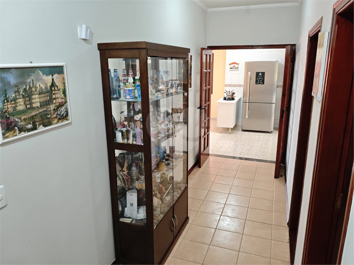Casa à venda com 4 quartos, sendo 2 suítes,  em Country Residencial Felix, Bom Jesus dos Perdões, SP