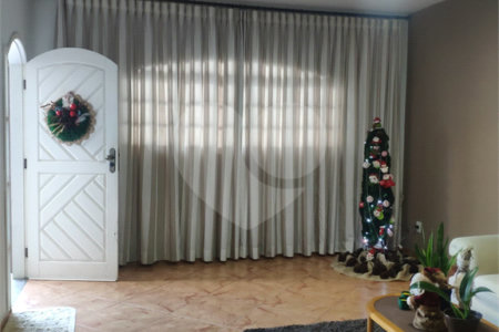 Sobrado à venda com 4 quartos, sendo 1 suíte, em Chácara Jafet, Mogi das Cruzes, SP