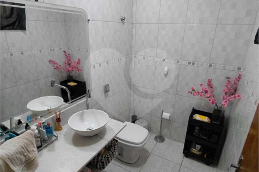 Sobrado à venda com 4 quartos, sendo 1 suíte, em Vila Nova Mazzei, São Paulo, SP