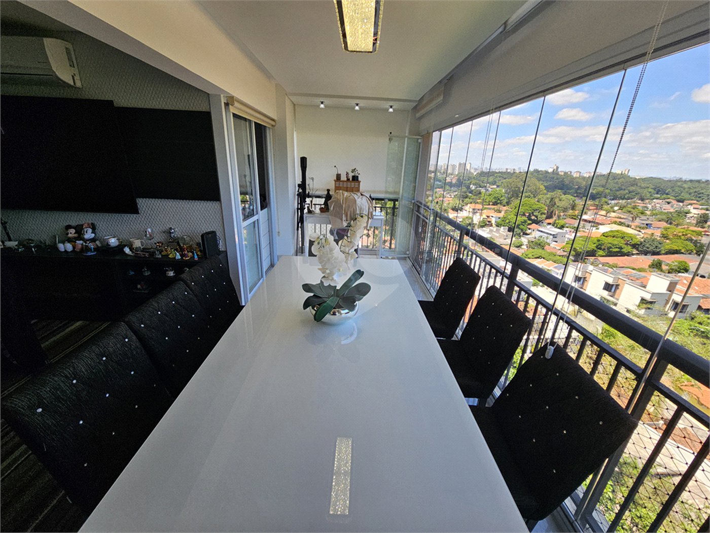 Apartamento à venda com 3 quartos, sendo 2 suítes, em Tremembé, São Paulo, SP