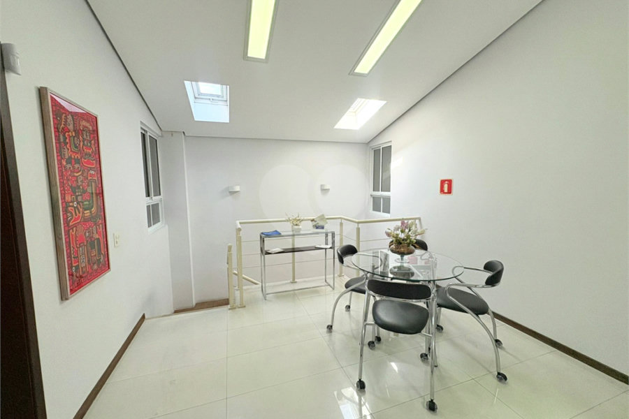 Sobrado à venda com 4 quartos em Santana, São Paulo, SP